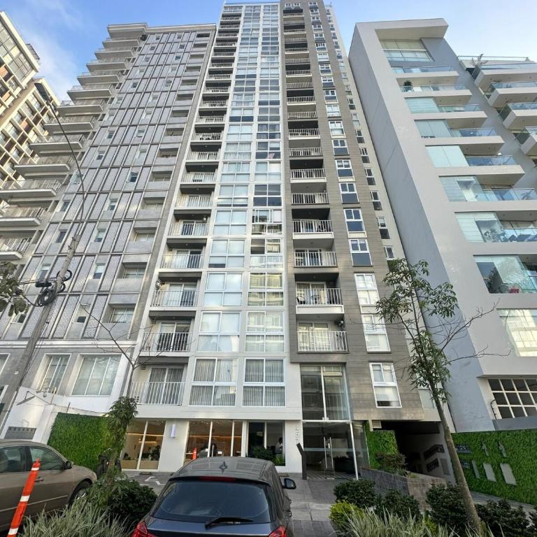 Ocean view apartment with balcony, pool and gym - One-Bedroom Apartment - 75