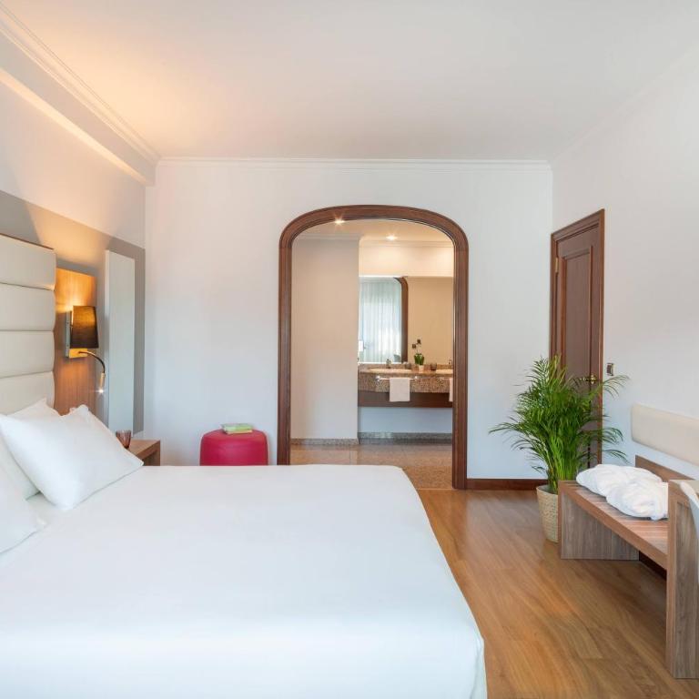 Hotel Santiago Plaza, Affiliated by Meliá - Junior Suite (2 Erwachsene + 2 Kinder) - 5