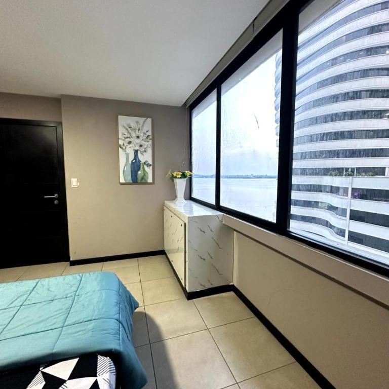 Departamento en Bellini - Puerto Santa Ana - Two-Bedroom Apartment - 32