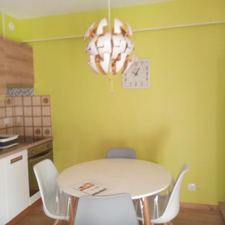 4éme et dernier étage Coin chambre séparée Parking Wifi Climatisation - Appartement 1 Chambre - 6