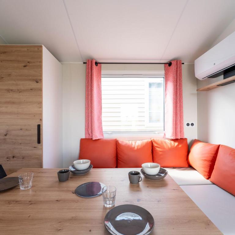 Camping Paradis Les Jonquilles - Comfort+ Mobile Home - 3 Bedrooms - 5