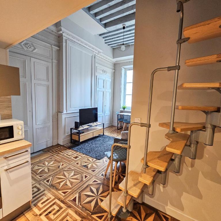 Le Haussman 4 places - Louis Pradel - Netflix - Appartement - 33