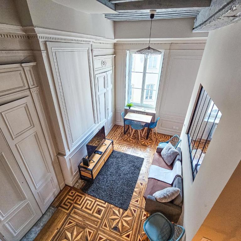 Le Haussman 4 places - Louis Pradel - Netflix - Appartement - 36