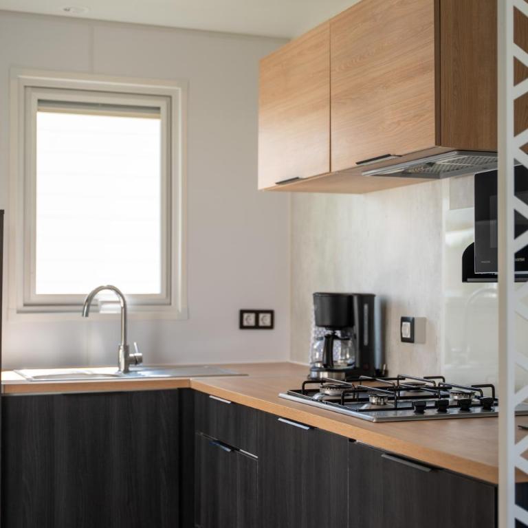 Camping Paradis Les Jonquilles - Premium Mobile Home with Air-Conditioning - 2 Bedrooms - 11