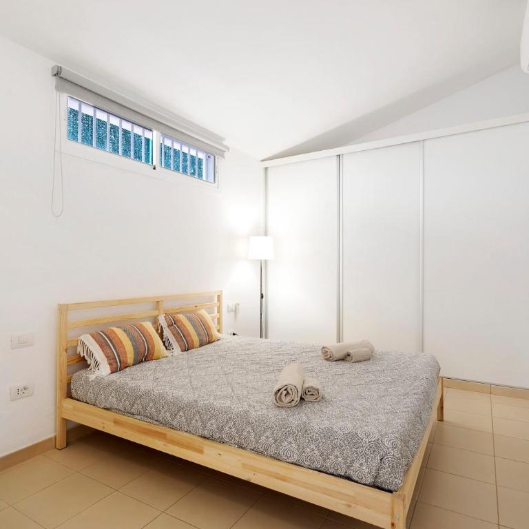 Garden Kid Friendly Apartment - Three-Bedroom House - 18