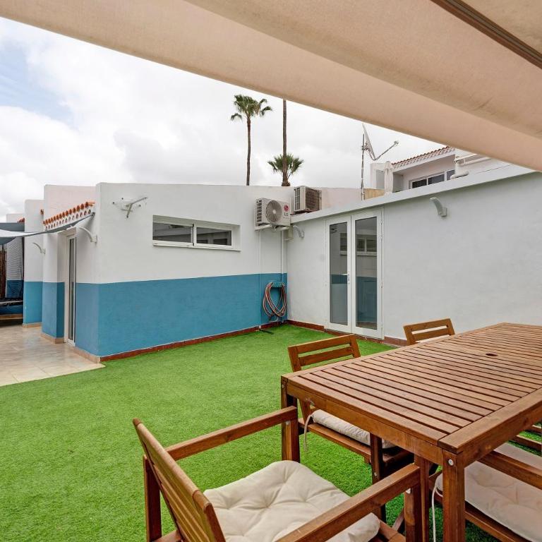 Garden Kid Friendly Apartment - Three-Bedroom House - 3