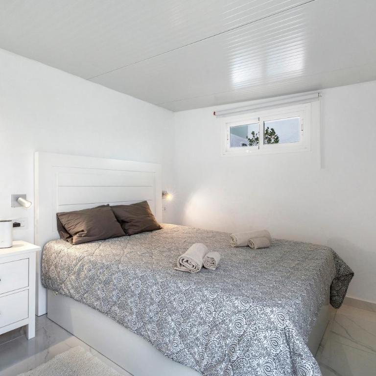 Garden Kid Friendly Apartment - Three-Bedroom House - 15