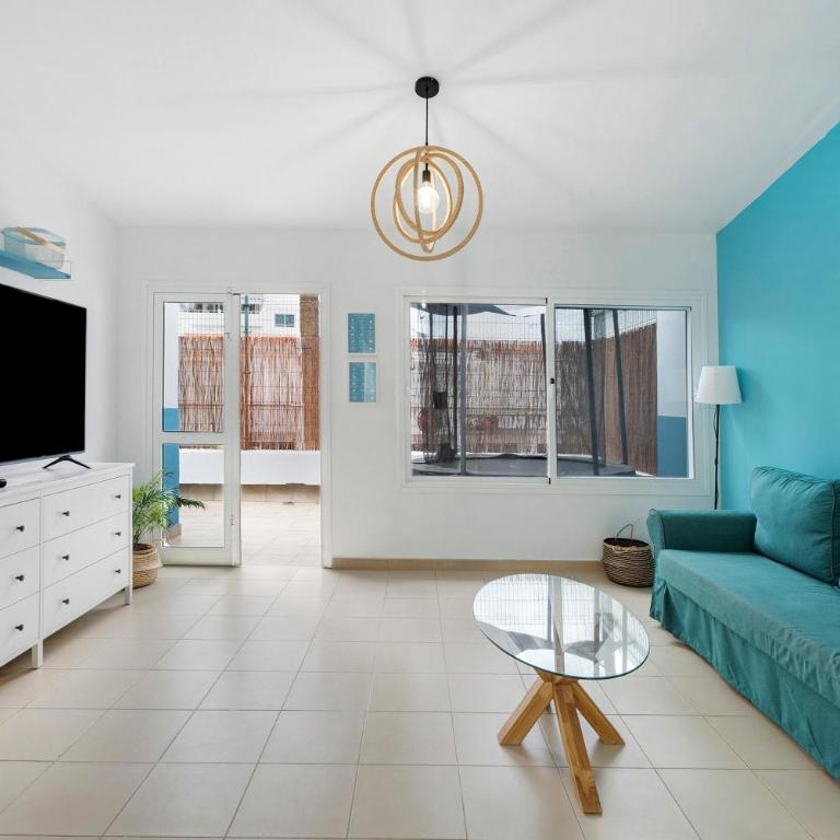Garden Kid Friendly Apartment - Three-Bedroom House - 4