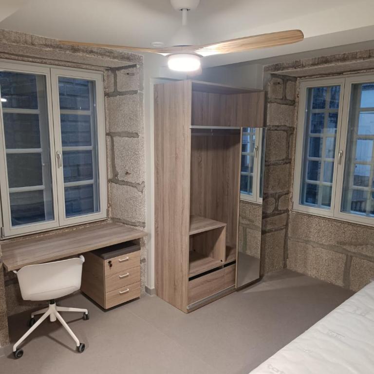 Loureiros Dorm - Single Room - 2