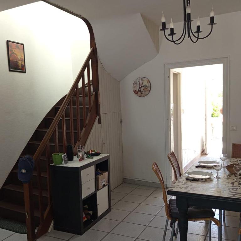 Bright house with garden near beach - Casa Vacanze - 4
