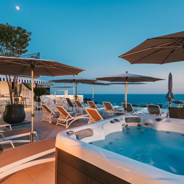Padam Hotel & SPA - Deluxe Double Room (2 Adults + 1 Child) - 4