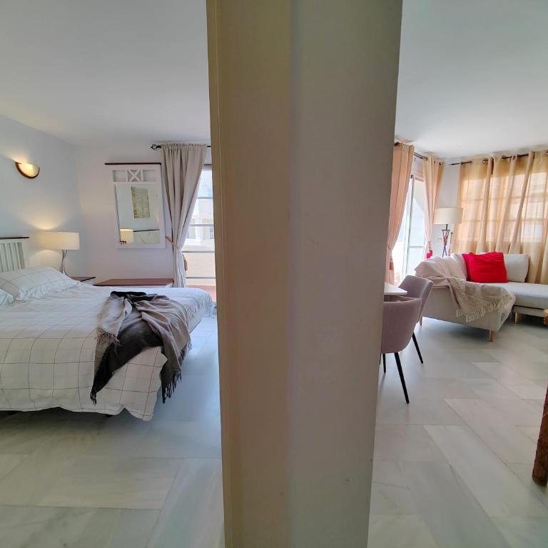 Puerto Marina beach 1 bed flat - Apartment - 18