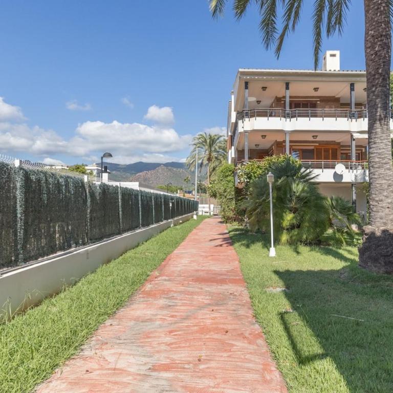 Oasis en las Villas de Benicasim - Three-Bedroom Apartment with Sea View - 39