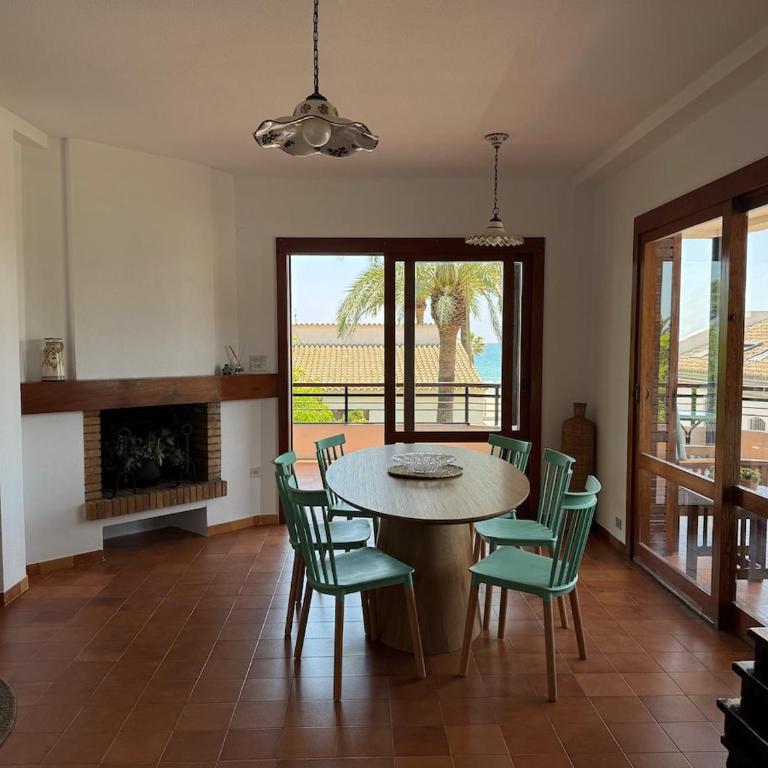 Oasis en las Villas de Benicasim - Three-Bedroom Apartment with Sea View - 5