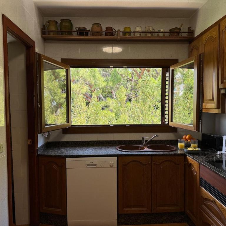 Oasis en las Villas de Benicasim - Three-Bedroom Apartment with Sea View - 16