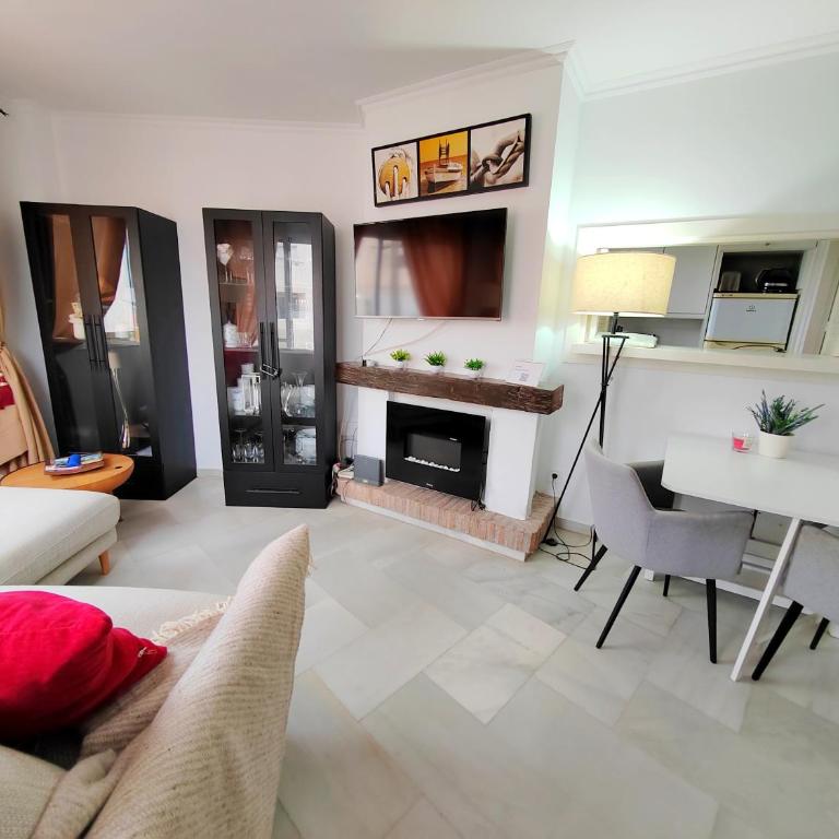 Puerto Marina beach 1 bed flat - Apartment - 6