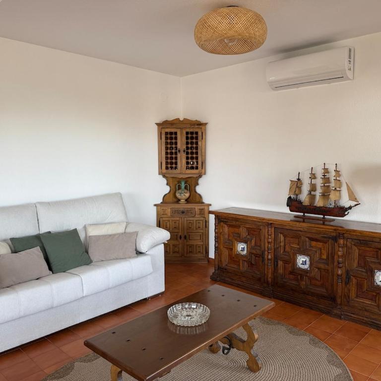 Oasis en las Villas de Benicasim - Three-Bedroom Apartment with Sea View - 9