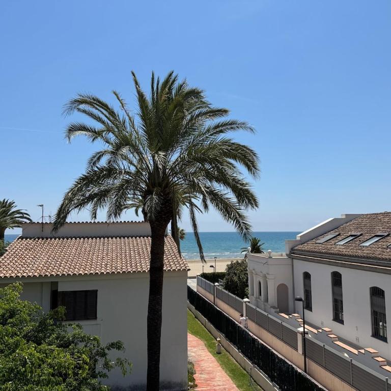 Oasis en las Villas de Benicasim - Three-Bedroom Apartment with Sea View - 1