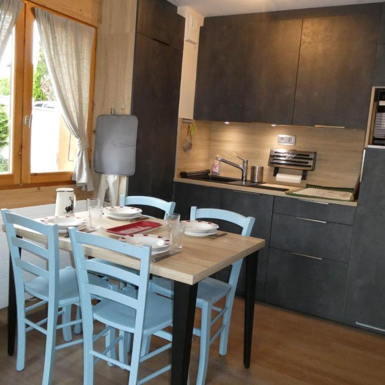 Appt avec balcon centre du village - Appartement - 4