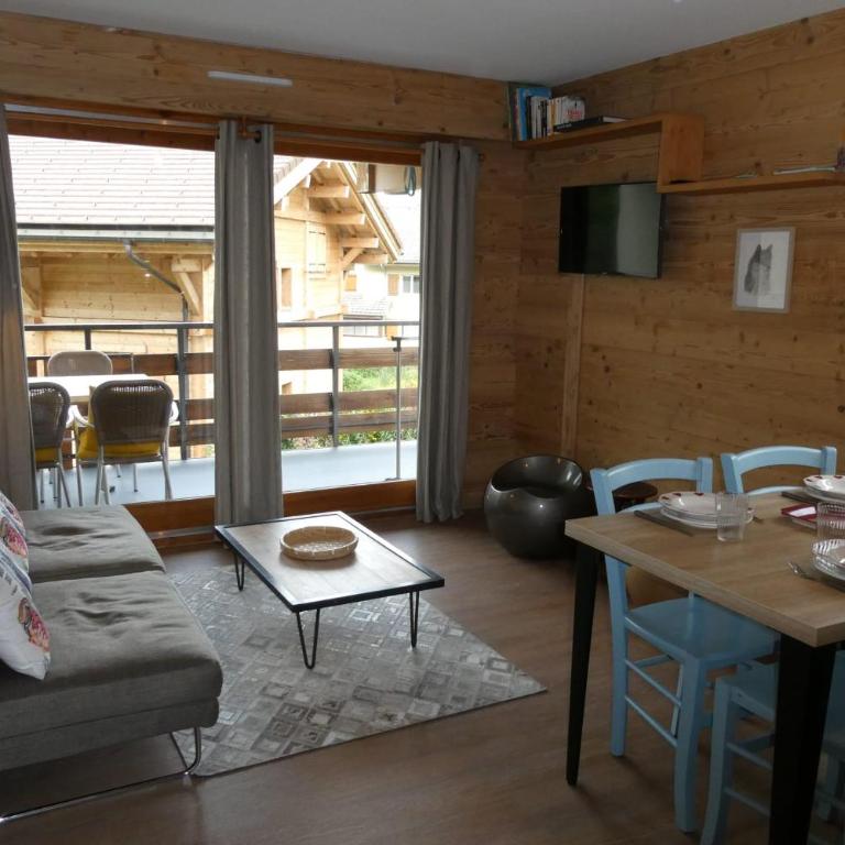 Appt avec balcon centre du village - Appartement - 15
