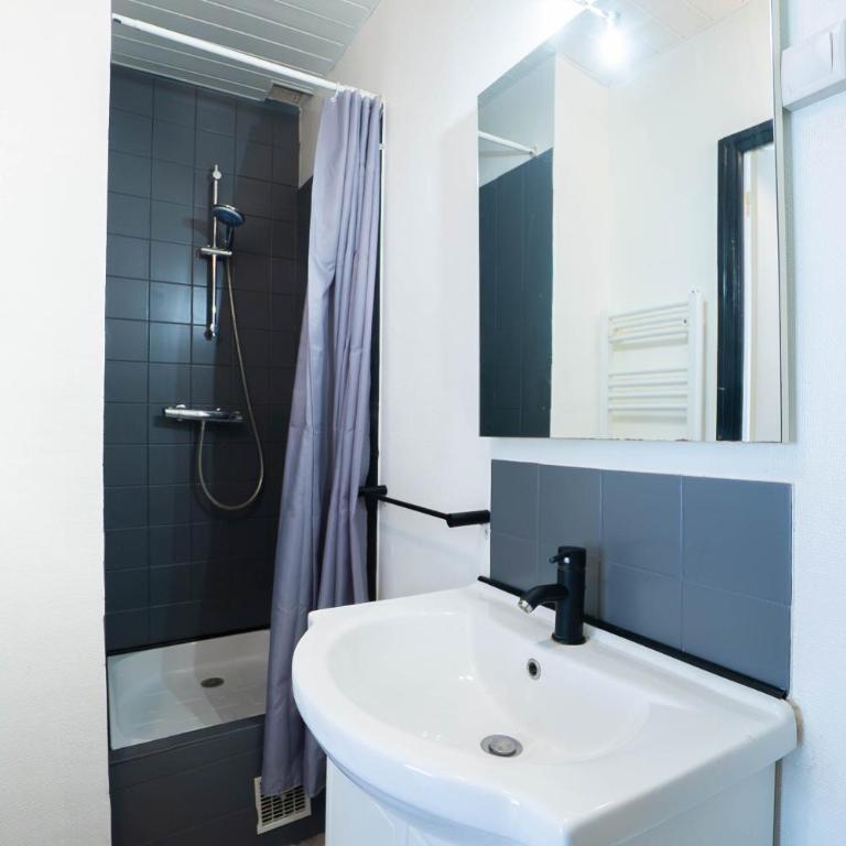 Le PetitThomas - Centre - One-Bedroom Apartment - 7