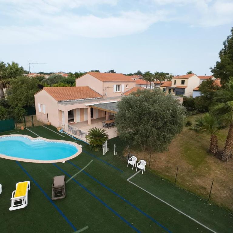 Villa spacieuse avec piscine privée et terrain de pétanque - Villa - 1