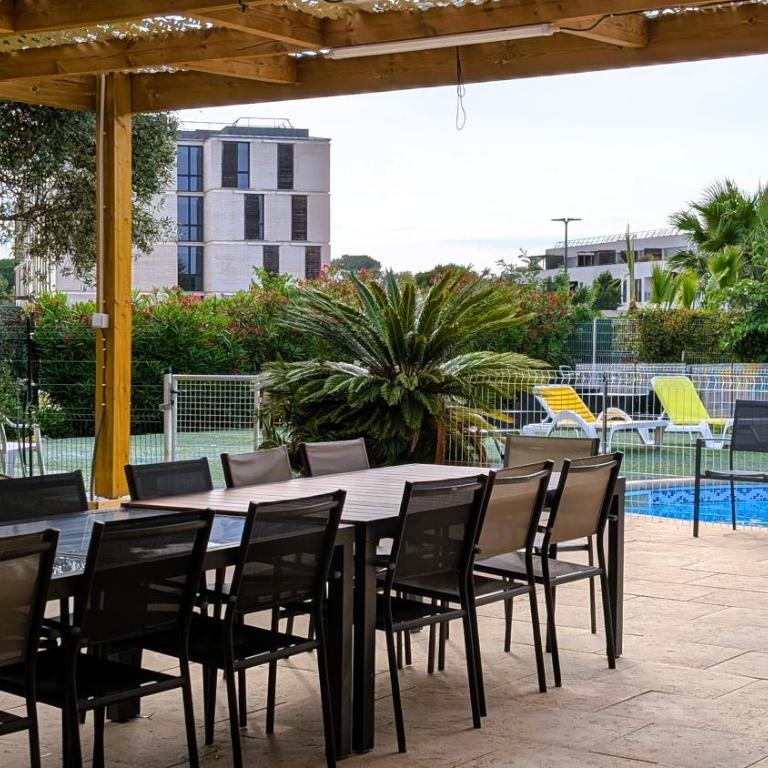 Villa spacieuse avec piscine privée et terrain de pétanque - Villa - 2