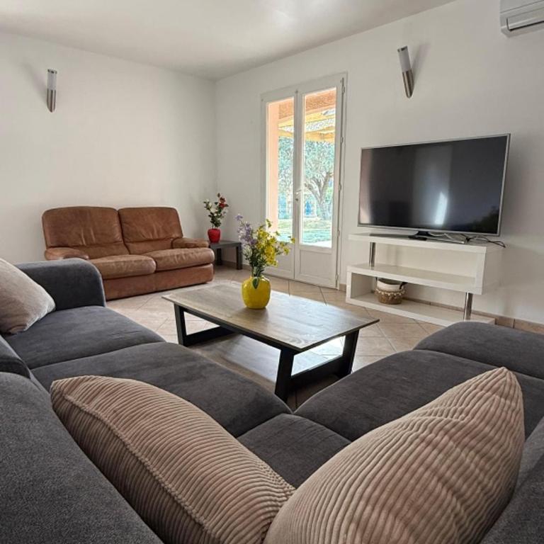 Villa spacieuse avec piscine privée et terrain de pétanque - Villa - 10