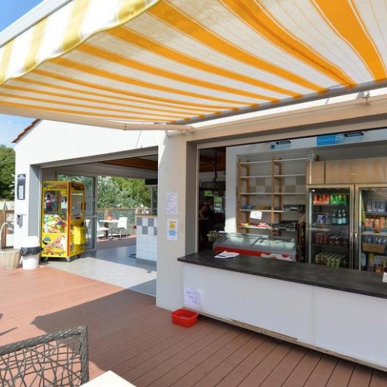 Mobil-home - 8 pers., terrasse accueillante - API-1-52-2825 - Mobile Home - 17