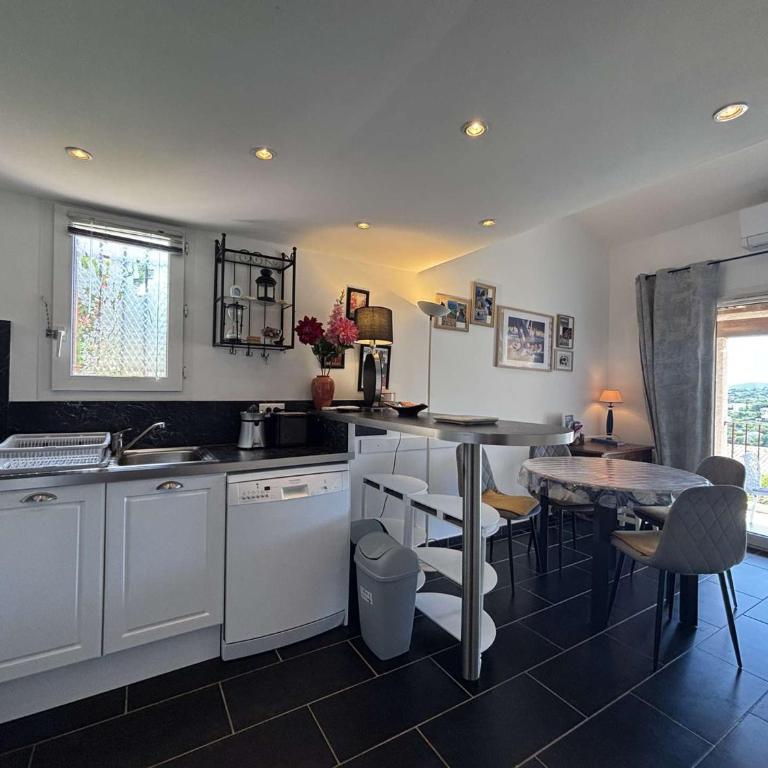 Appartement vue mer, climatisé - 4 pers. - FR-1-226B-260 - Appartement - 2