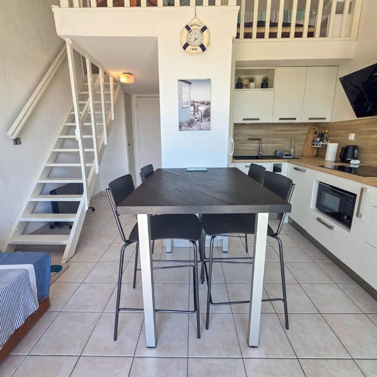Studio mezzanine idéal, parking - 4 pers. - FR-1-880-92 - Appartement - 18
