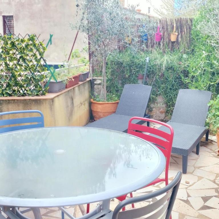Apartment with terrace in a quiet area of Bandol - Apartamento - 12