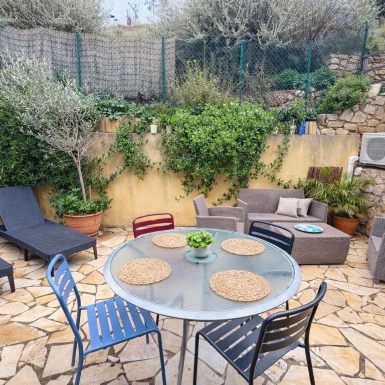 Apartment with terrace in a quiet area of Bandol - Apartamento - 14