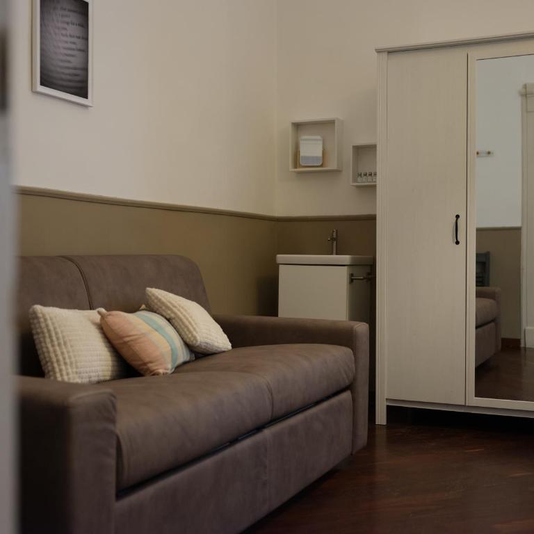 Dimora Giardino di Giulietta - Camera Familiare con Bagno in Comune - 8