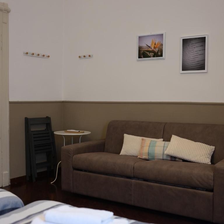 Dimora Giardino di Giulietta - Camera Familiare con Bagno in Comune - 6
