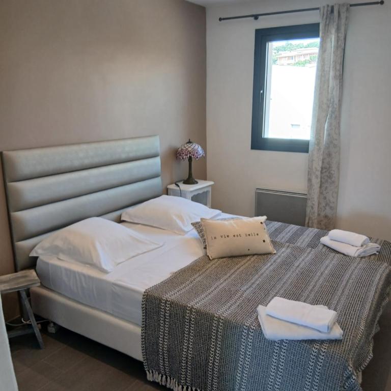 Superbe T3 vue entre terre et mer - Appartement 2 Chambres - 4