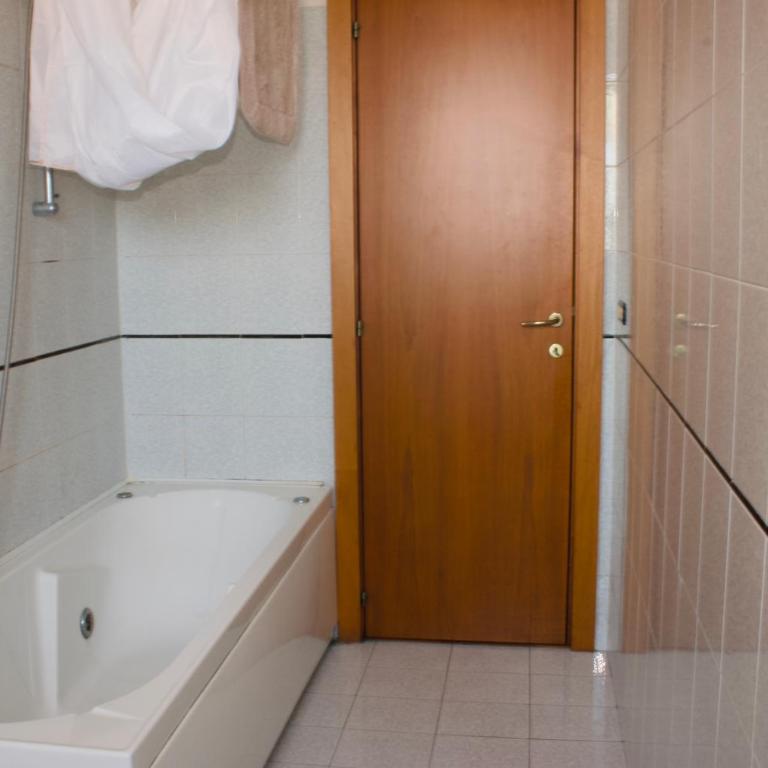 Ampia Dimora a Pescara tra Mare e Pineta - La Casa di Marta - Four-Bedroom Standard Apartment - 17