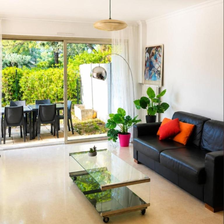 Rare appartement jardin privatif 130m2 piscine parking 6 à 8 personnes Antibes - Three-Bedroom Apartment with View - 4