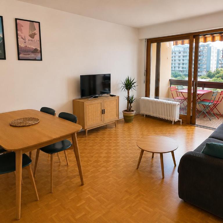T3 Hypercentre Annecy - Lac & Garage - Tout à pied - Two-Bedroom Apartment - 1