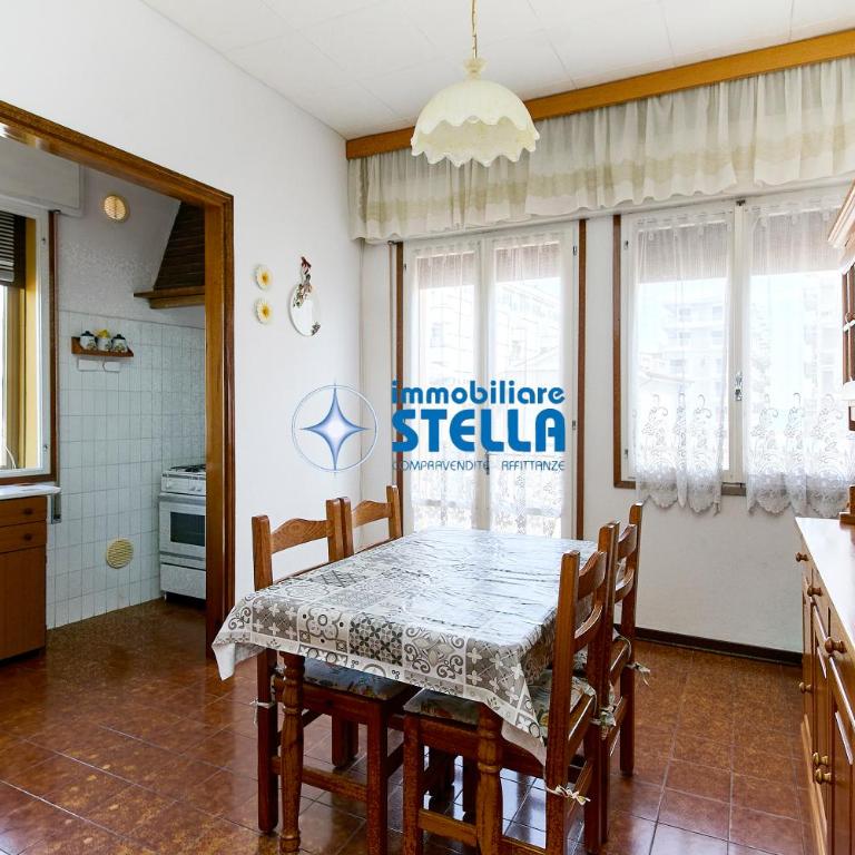 Condominio Accogliente - Appartamento con 2 Camere da Letto - 10