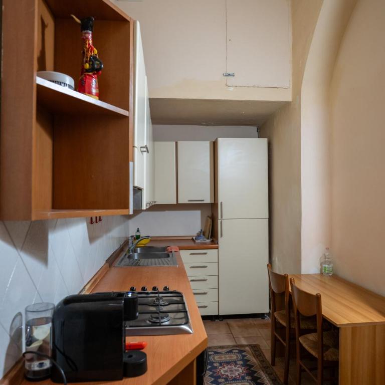 Casa di Alfredo Affittacamere - Basic Triple Room with Shared Bathroom - 3