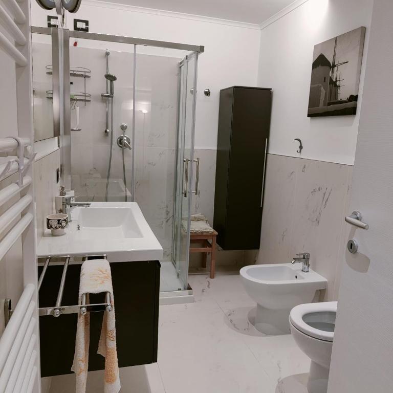 Casa Luna - Camera Matrimoniale/Doppia con Letti Singoli con Bagno Privato - 4