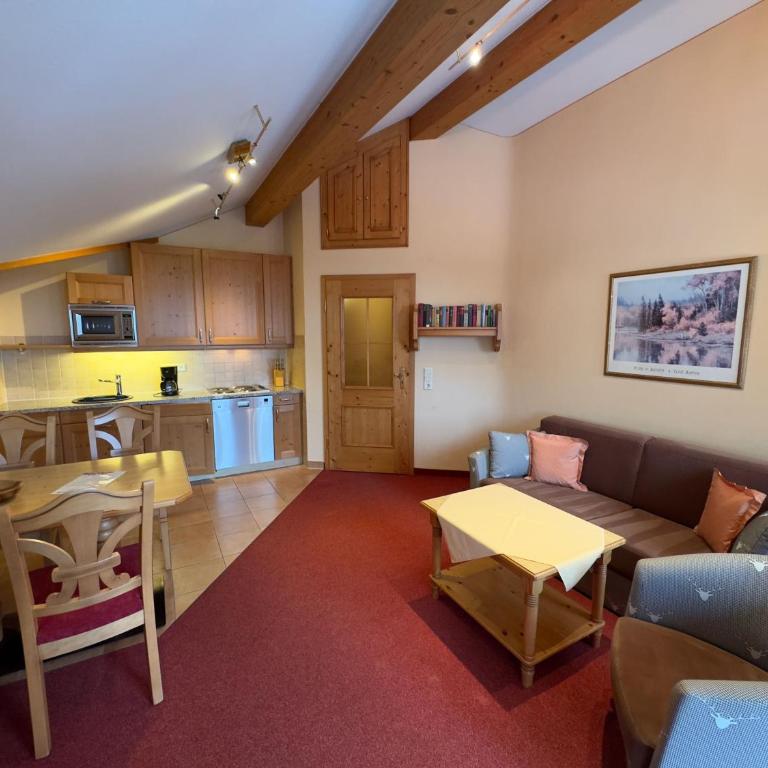 Ferienwohnungen am Kurpark - Apartment mit Balkon - 1