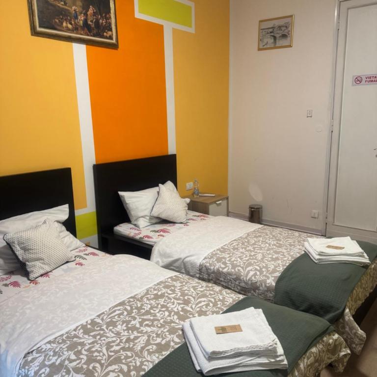 Firenze inn 21 Florence - Camera Doppia con Letti Singoli e Bagno in Comune - 3