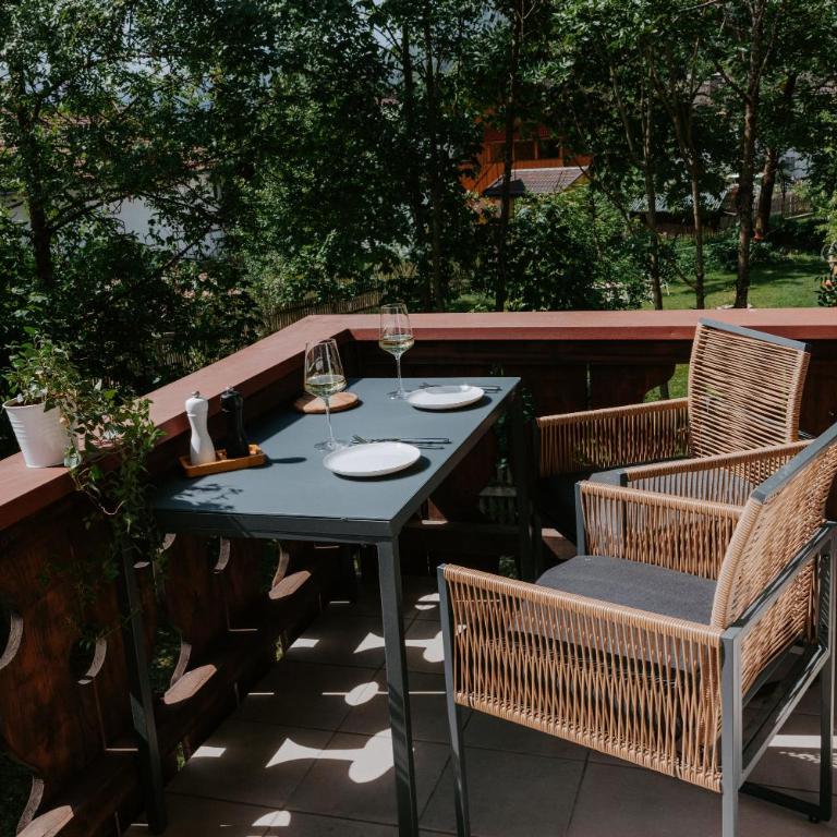 Die Karwendelsuite - 5 Sterne FeWo mit bestem Bergblick, zentrumsnah & ruhig gelegen, familienfreundlich - Two-Bedroom Apartment - 66