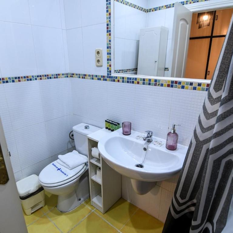 The Plaza Castilla Hideaway - One-Bedroom Apartment - 2