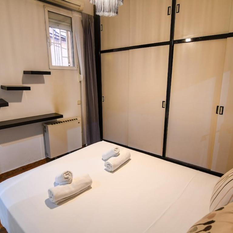 The Plaza Castilla Hideaway - One-Bedroom Apartment - 4
