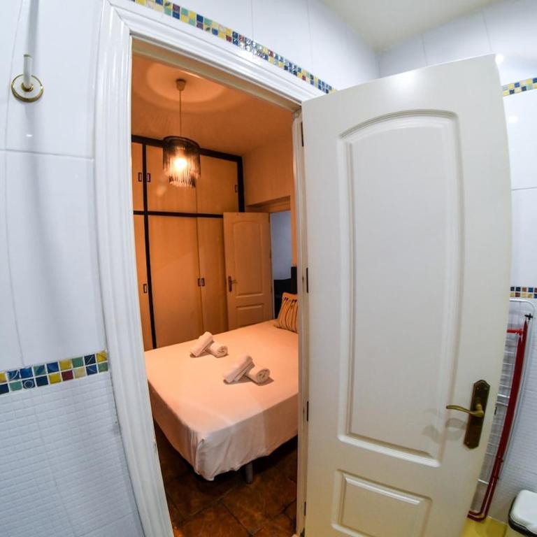 The Plaza Castilla Hideaway - One-Bedroom Apartment - 5