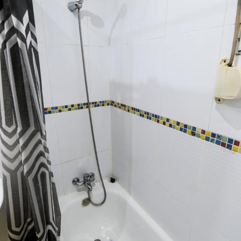 The Plaza Castilla Hideaway - One-Bedroom Apartment - 15