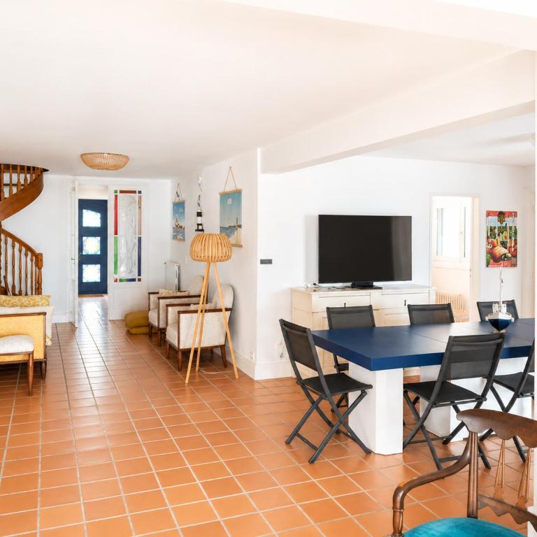 Villa avec piscine chauffée et magnifique vue mer - Villa - 22